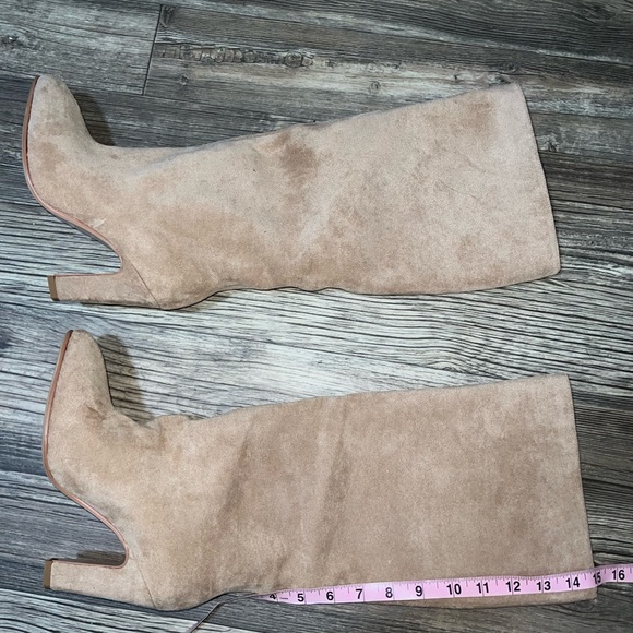 New ISNOM Suede Tan boots in a size 6.5. - Picture 10 of 10